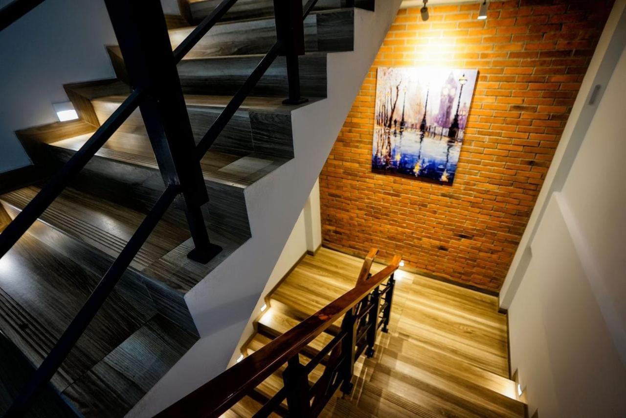 Kaloka Airport Hotel Sumbawa Besar Ngoại thất bức ảnh