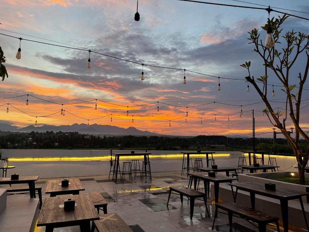 Kaloka Airport Hotel Sumbawa Besar Ngoại thất bức ảnh