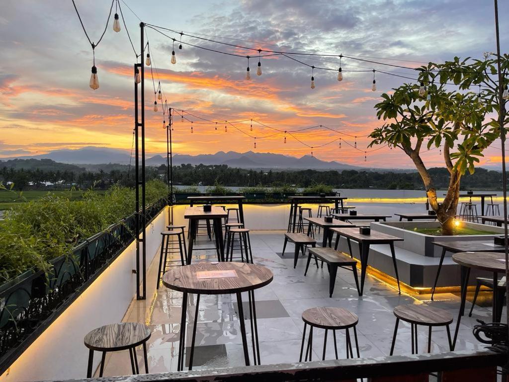 Kaloka Airport Hotel Sumbawa Besar Ngoại thất bức ảnh
