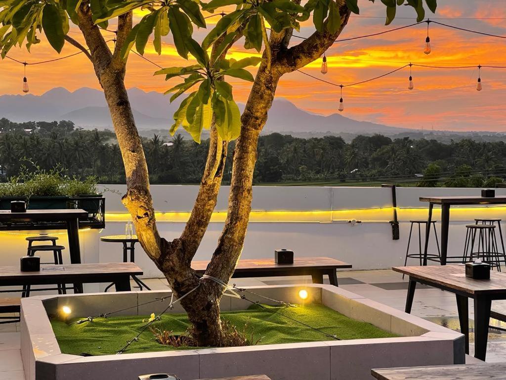 Kaloka Airport Hotel Sumbawa Besar Ngoại thất bức ảnh