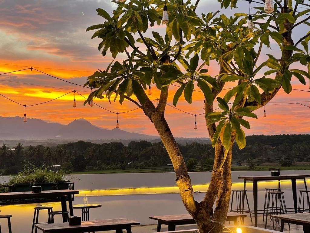 Kaloka Airport Hotel Sumbawa Besar Ngoại thất bức ảnh