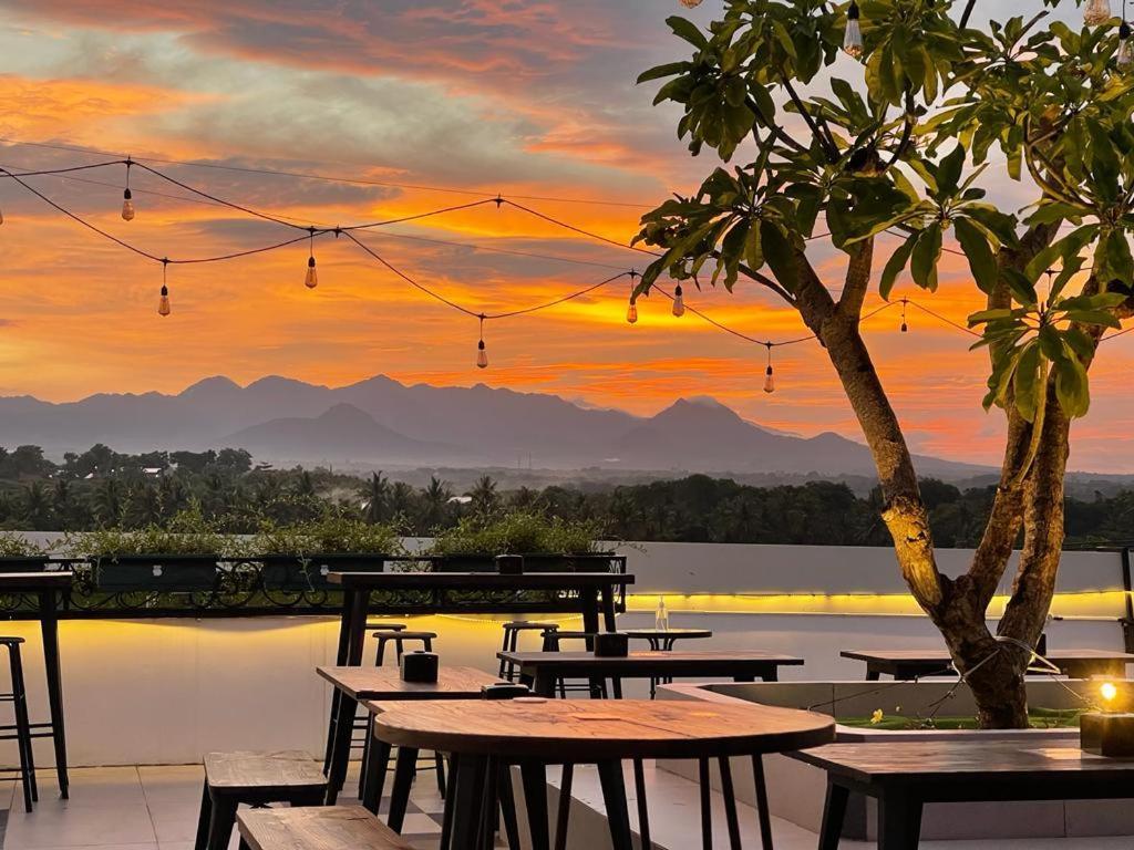 Kaloka Airport Hotel Sumbawa Besar Ngoại thất bức ảnh