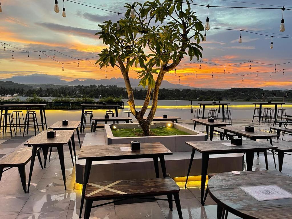 Kaloka Airport Hotel Sumbawa Besar Ngoại thất bức ảnh