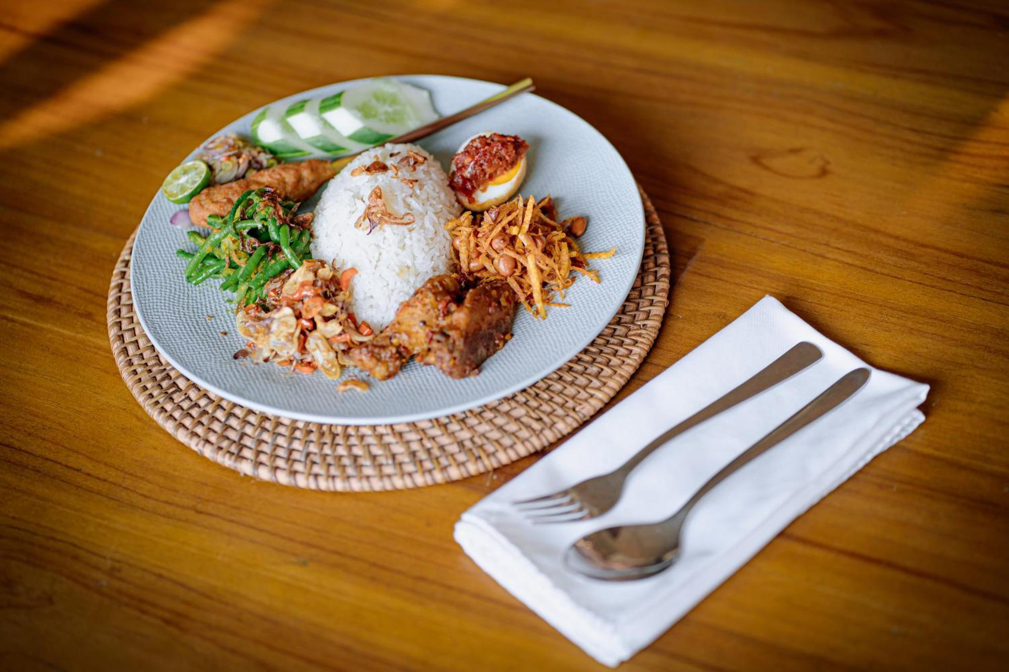 Kaloka Airport Hotel Sumbawa Besar Ngoại thất bức ảnh
